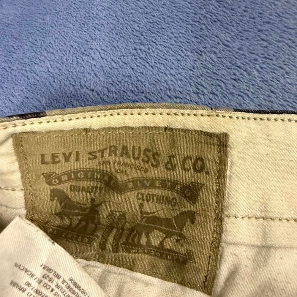 Levi's camo cargo shorts men Size 36 - Picture 4 of 6